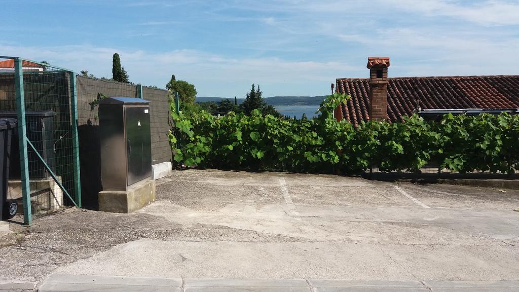 Apartment Golemac Portorose Esterno foto